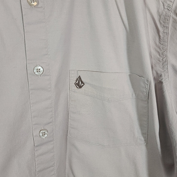 Volcom Tailored Short Sleeve Button Down - Picture 3 of 4